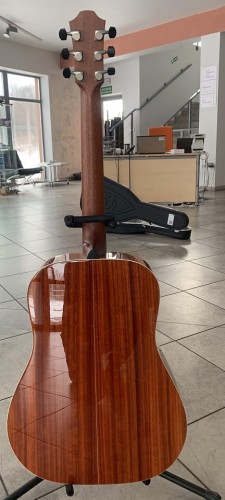 furch rainbow d-sp 5.jpg