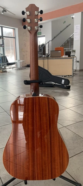 furch rainbow d-sp 5.jpg