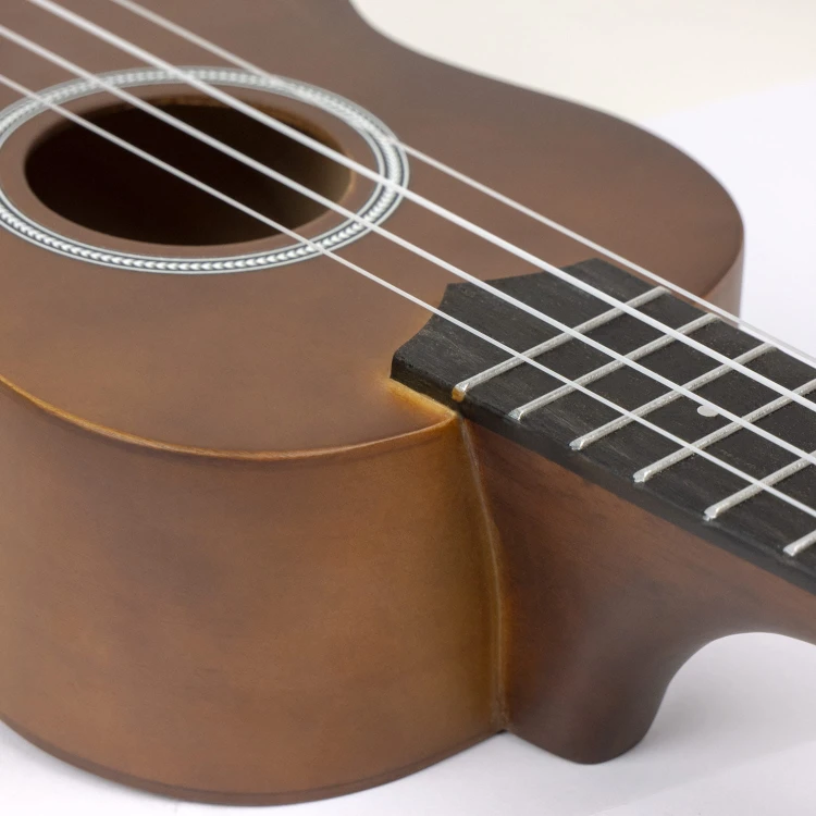 Cascha EH 3953 Limewood Ukulele Sopranowe SET 10.jpg